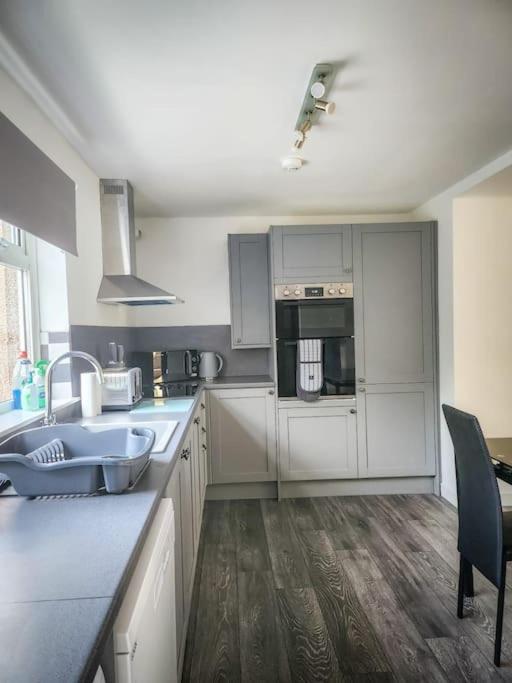 Central 2-Bedroom Bunglow With Double Sofa Bed 카누스티 외부 사진